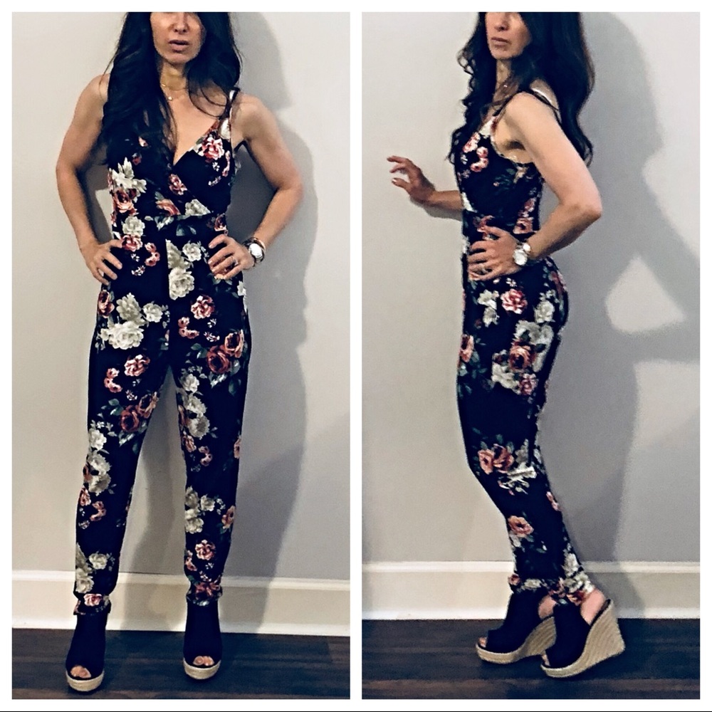 ✨LAST ONE✨Floral tank jumpsuit - Picture 4 of 8